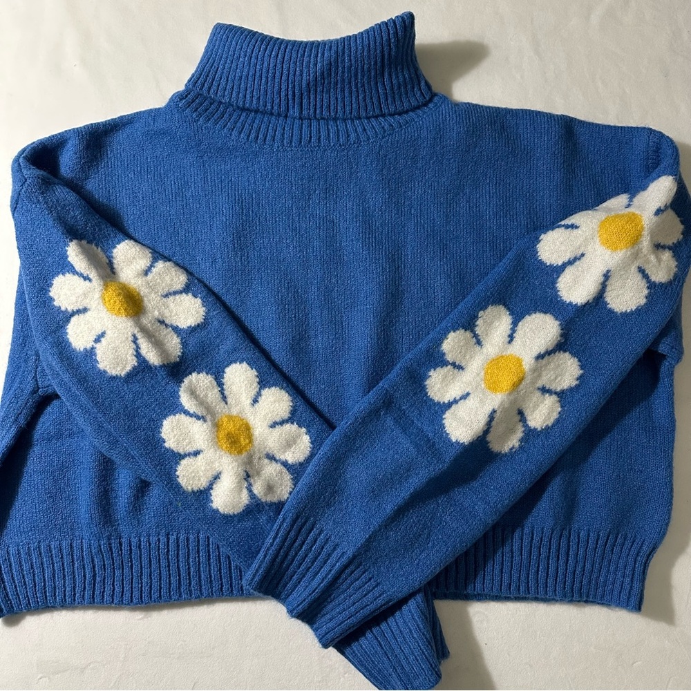 NWOT Blue Blush Cropped Oversized Sweater size S SO CUTE